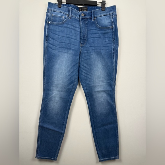 WHBM Women’s High-Rise Skinny Cashmere Denim Size 12 - Picture 1 of 7